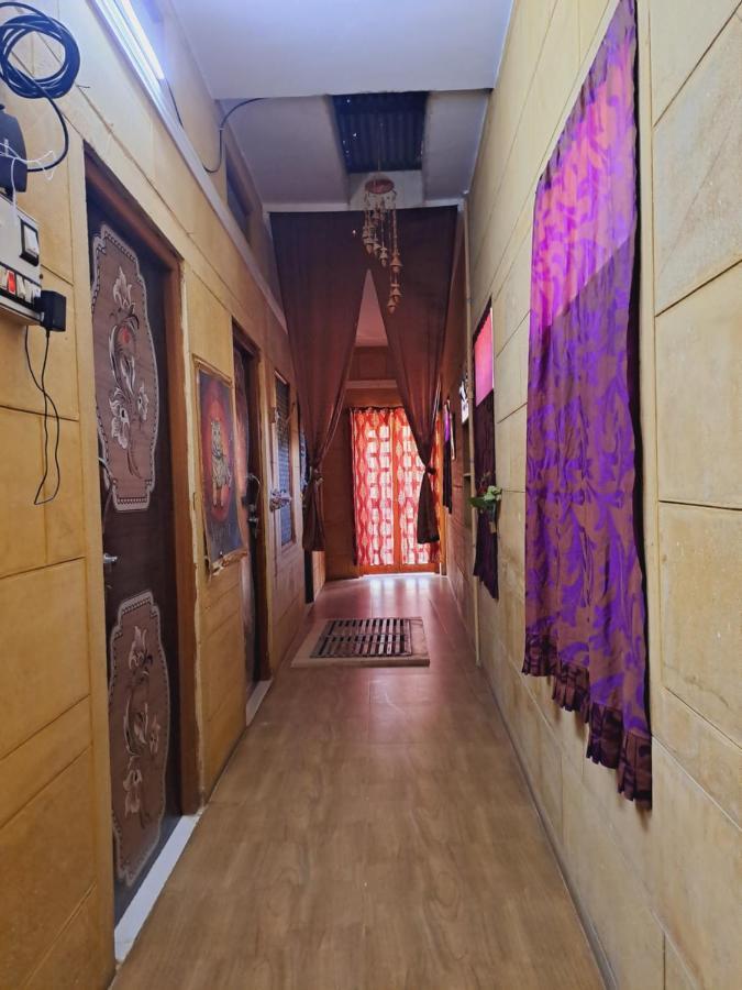 Bob Cafe & Guest House Jaisalmer Buitenkant foto